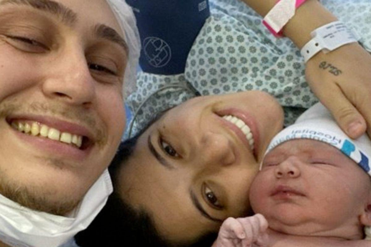 O garoto nasceu com 5kg