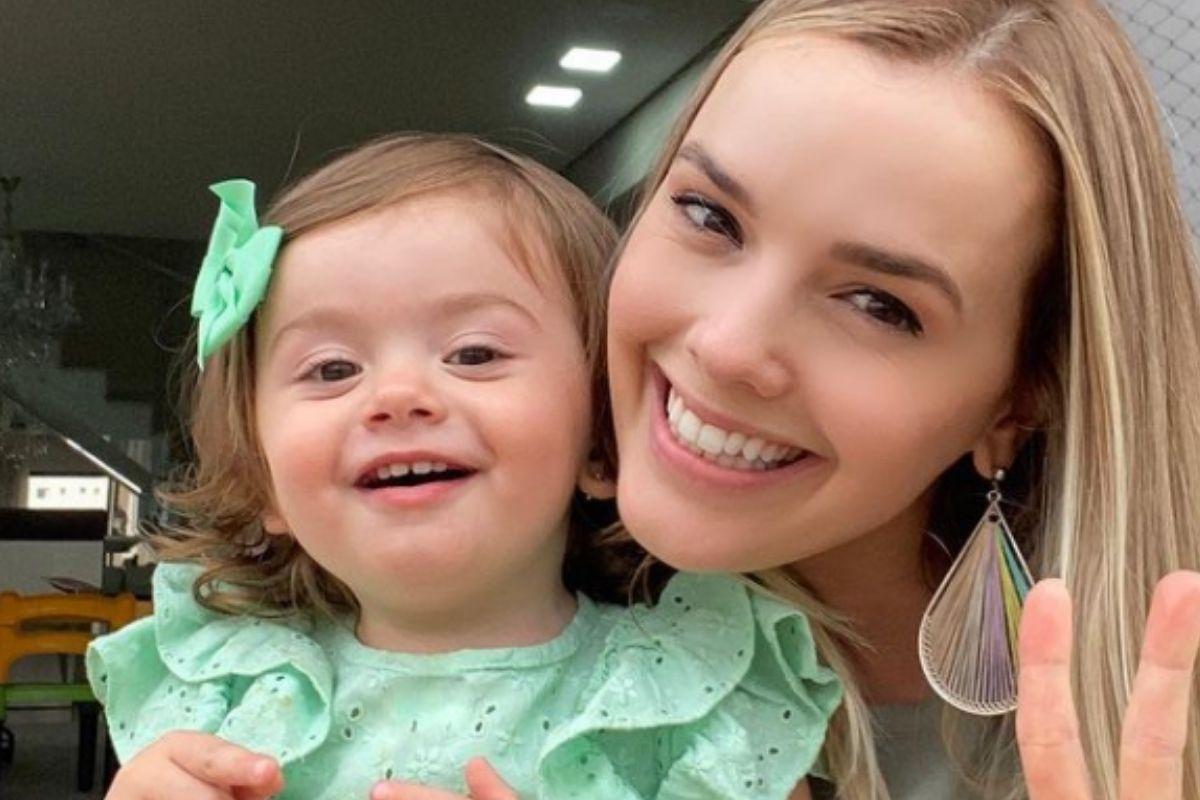 Thaeme elogiou a filha por se comportar bem no dentista e atualizou os fãs