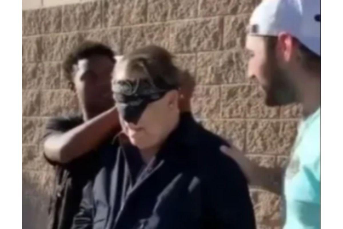 Alunos presentearam um carro para o zelador da escola não ter que andar mais até o trabalho