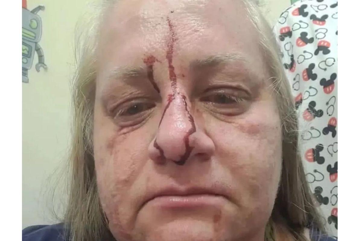 Uma mãe agrediu a pediatra que atendeu o filho após a consulta