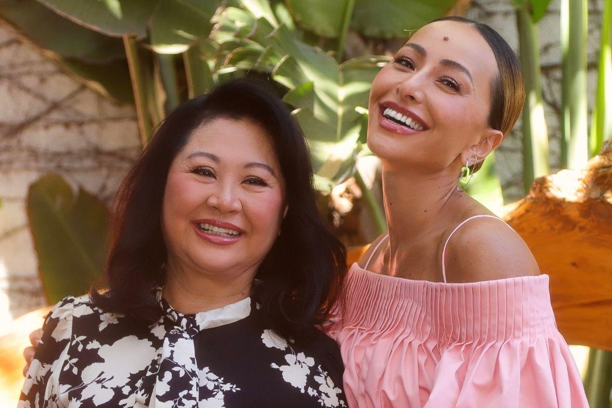 Sabrina Sato posta homenagem de aniversário para mãe