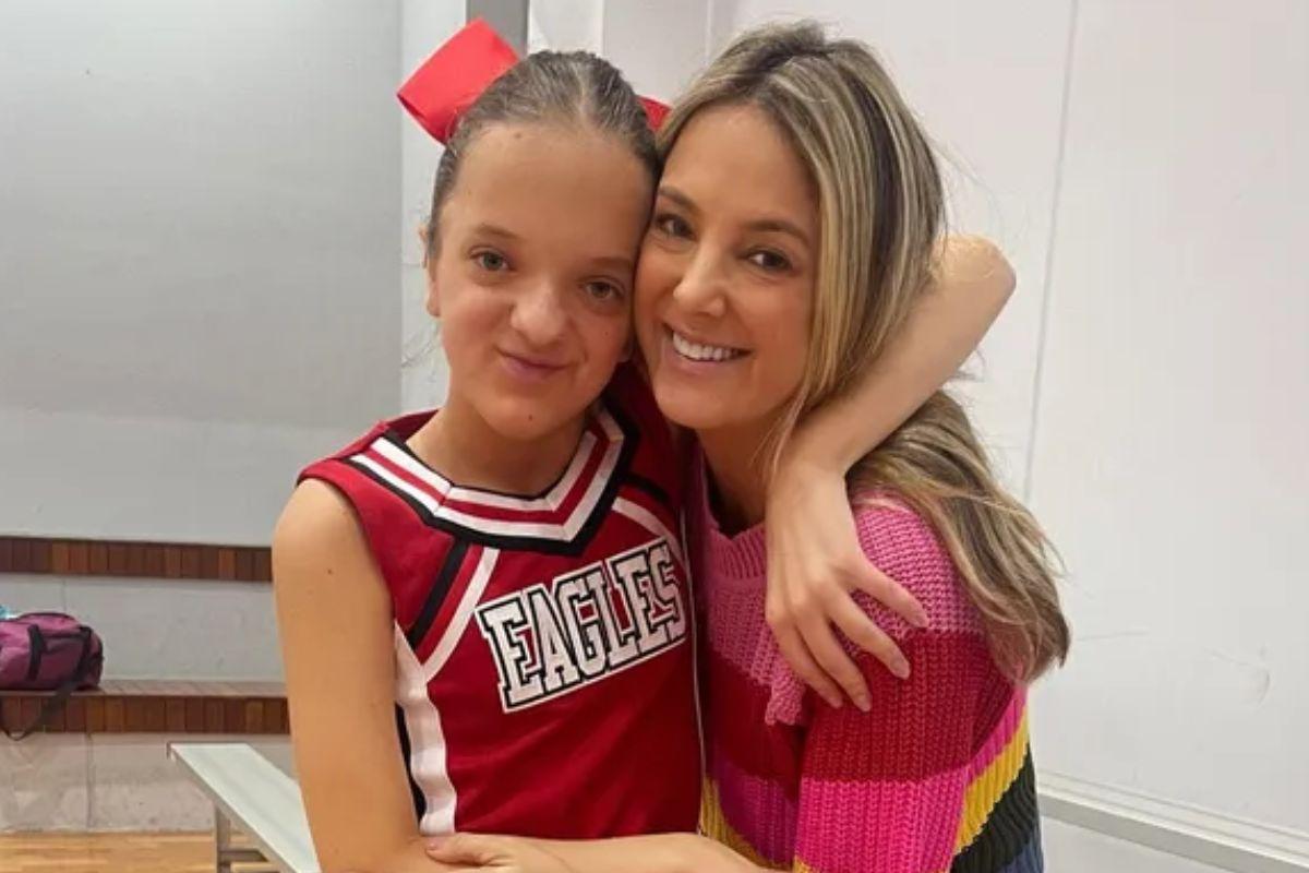Rafa Justus junto das amigas em apresentação de cheering