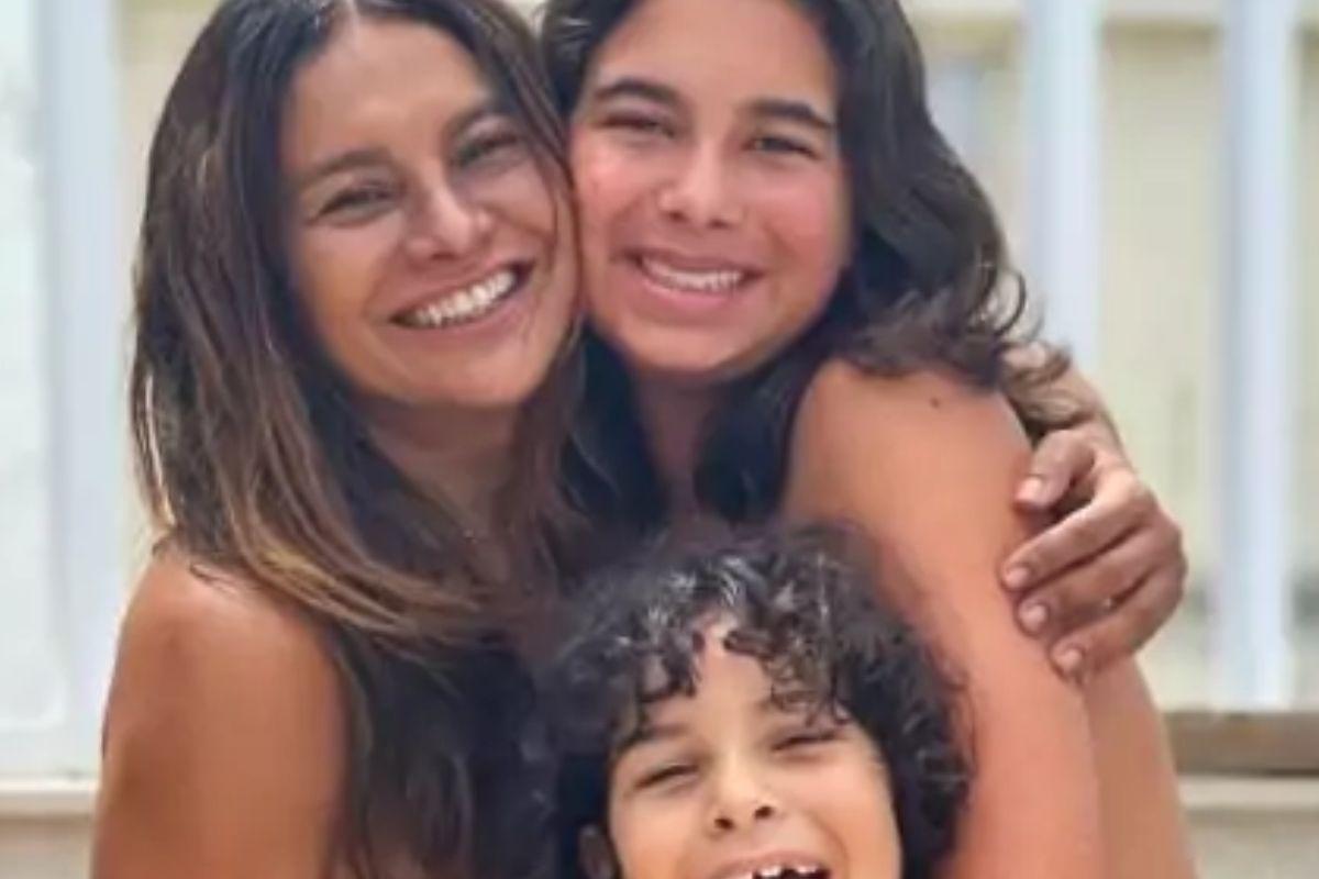 A atriz fez uma rara aparição com os filhos