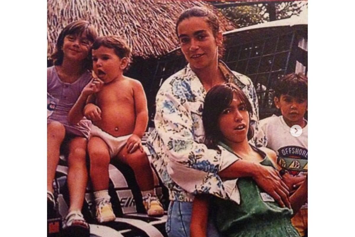 Isabel Salgado ao lado das filhas, Carol e Maria Clara, que também seguiram carreira no vôlei