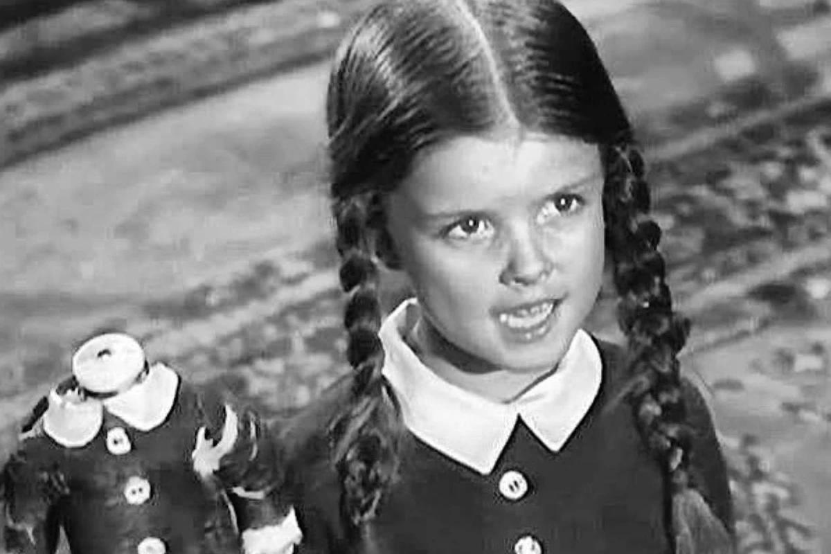 Lisa Loring, Wandinha Addams da série original, morre aos 64 anos
