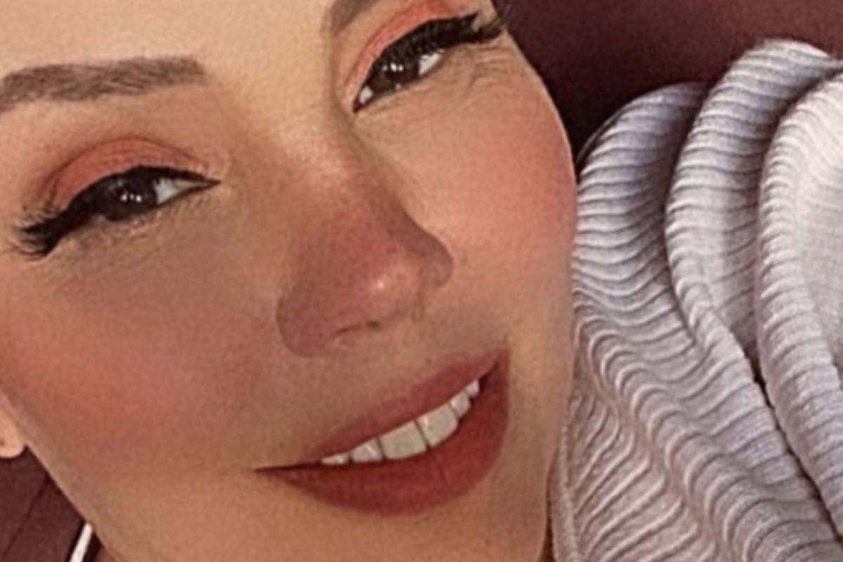 Simony fala sobre o fim do tratamento contra o câncer de intestino e comemora: “Está tudo bem”