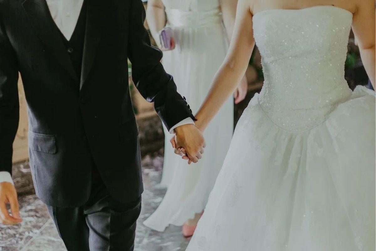 Noivos recebem criticas por decisão