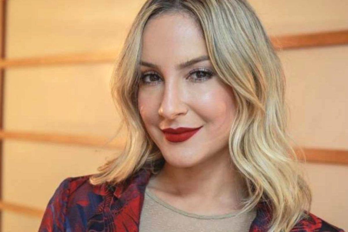 Claudia Leitte se emociona ao falar de assédio sofrido aos 8 anos: “Não sai da minha cabeça”