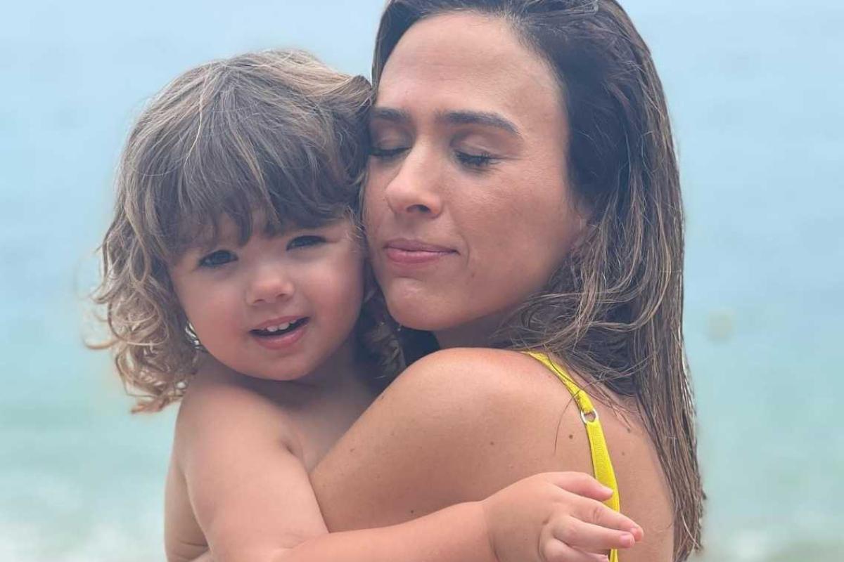 Tata Werneck aparece ao lado da filha e surpreende com seu tamanho: “Filha maior que a mãe”