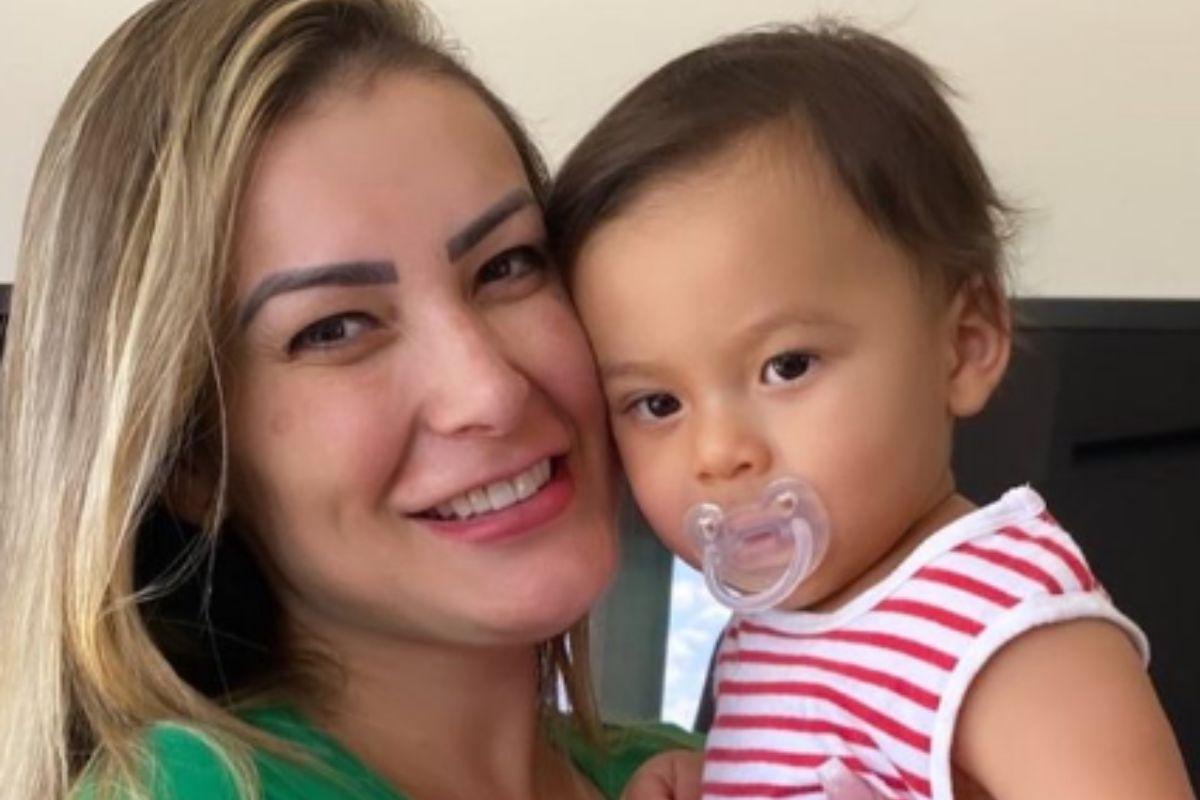 Ex- marido de Andressa Urach posta vídeo do filho