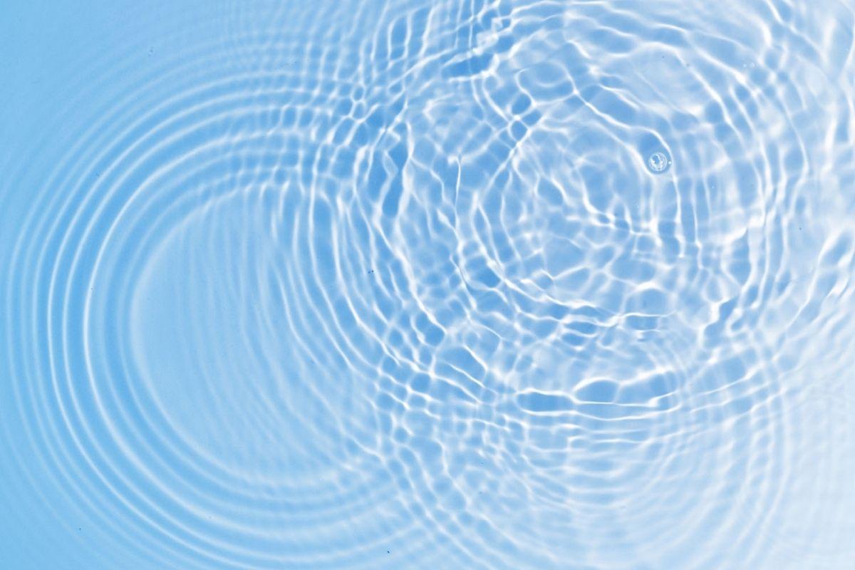 Apenas 32% das crianças bebem água corretamente e isso prejudica a hidratação e desenvolvimento delas