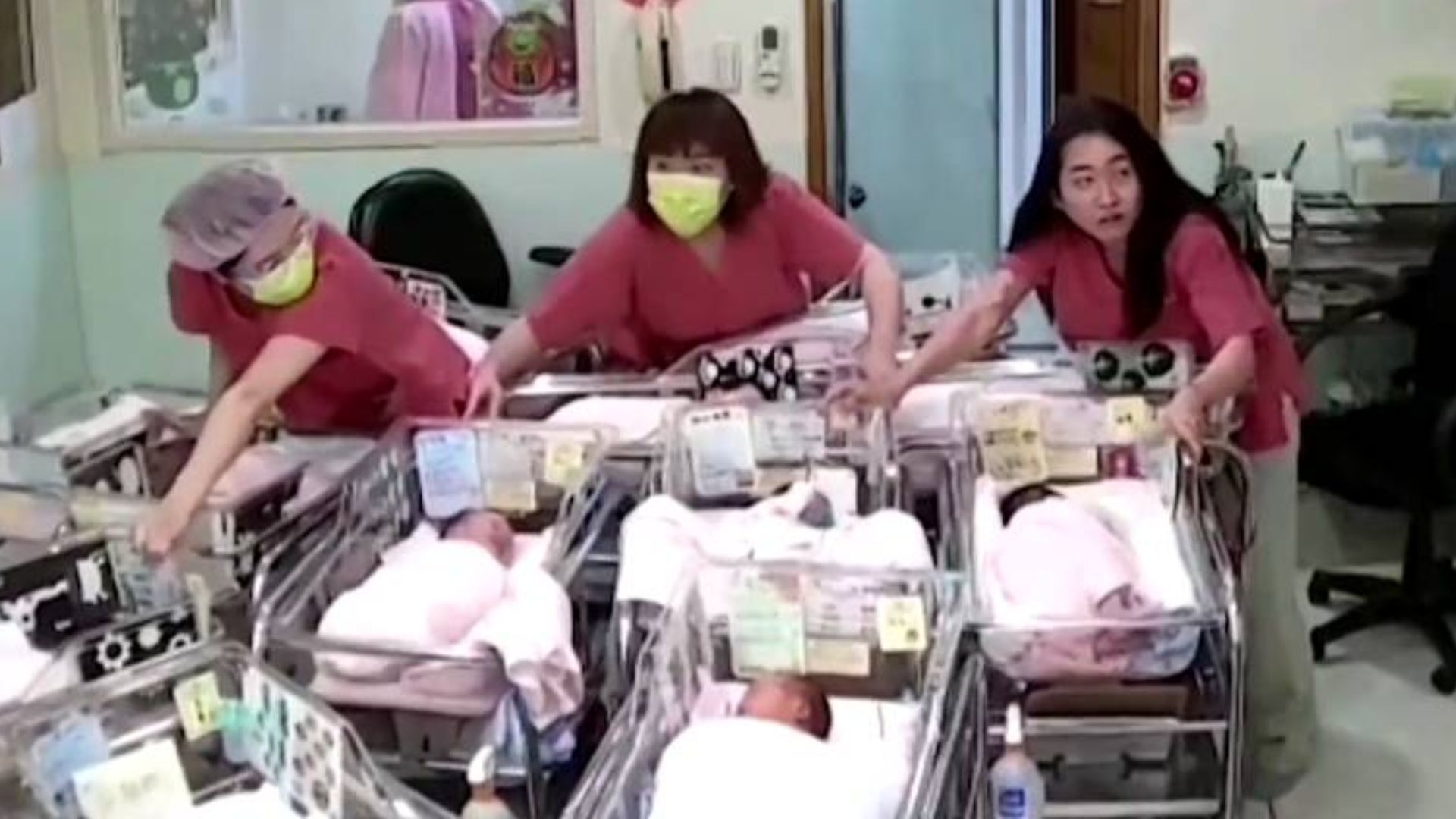 Enfermeiras salvam bebês em Taiwan