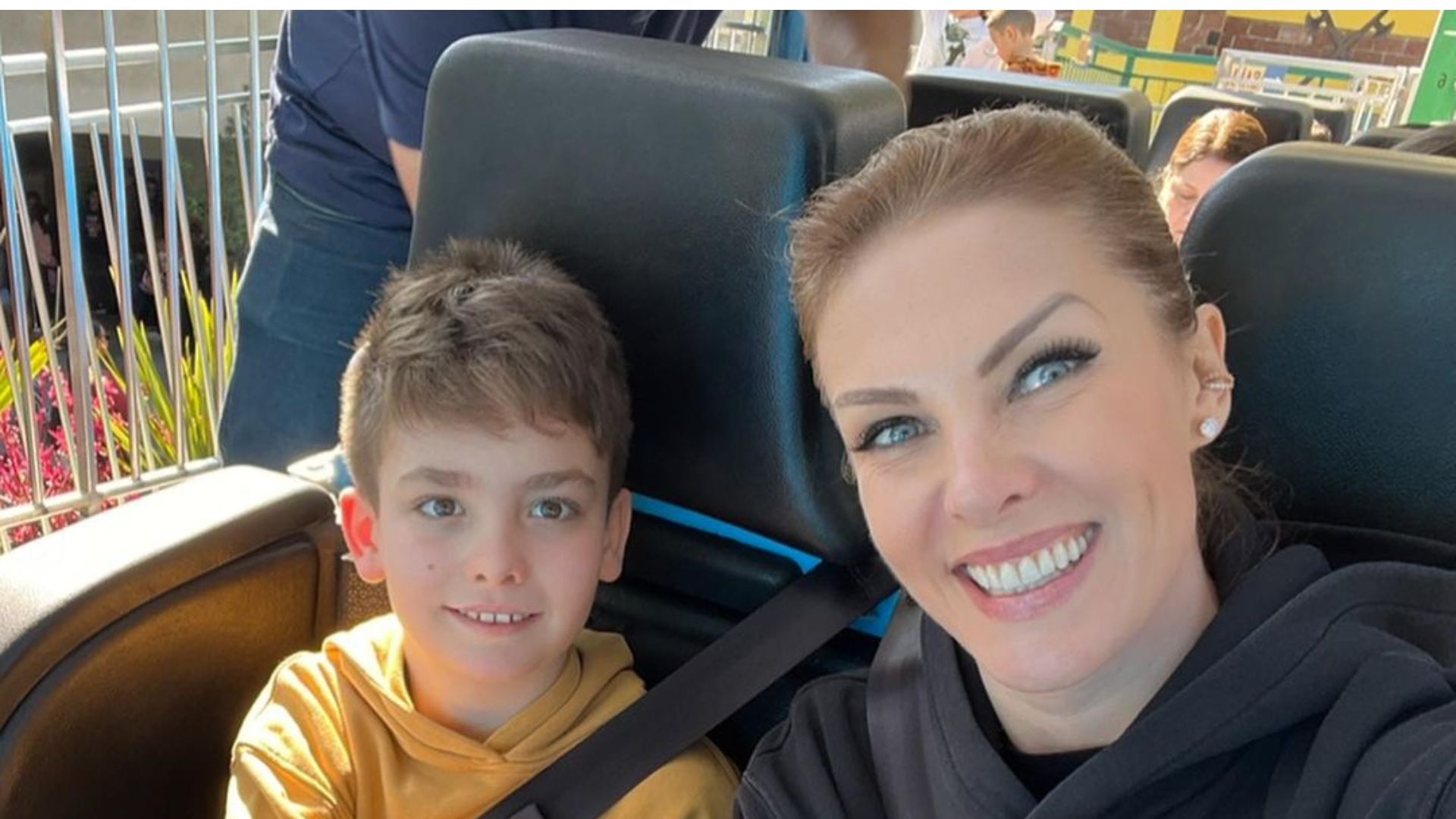 Ana Hickmann e Alezinho, seu filho com o empresário e ex-marido Alexandre Correa