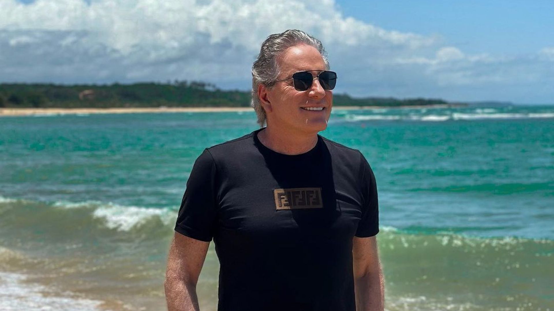 Roberto Justus na praia