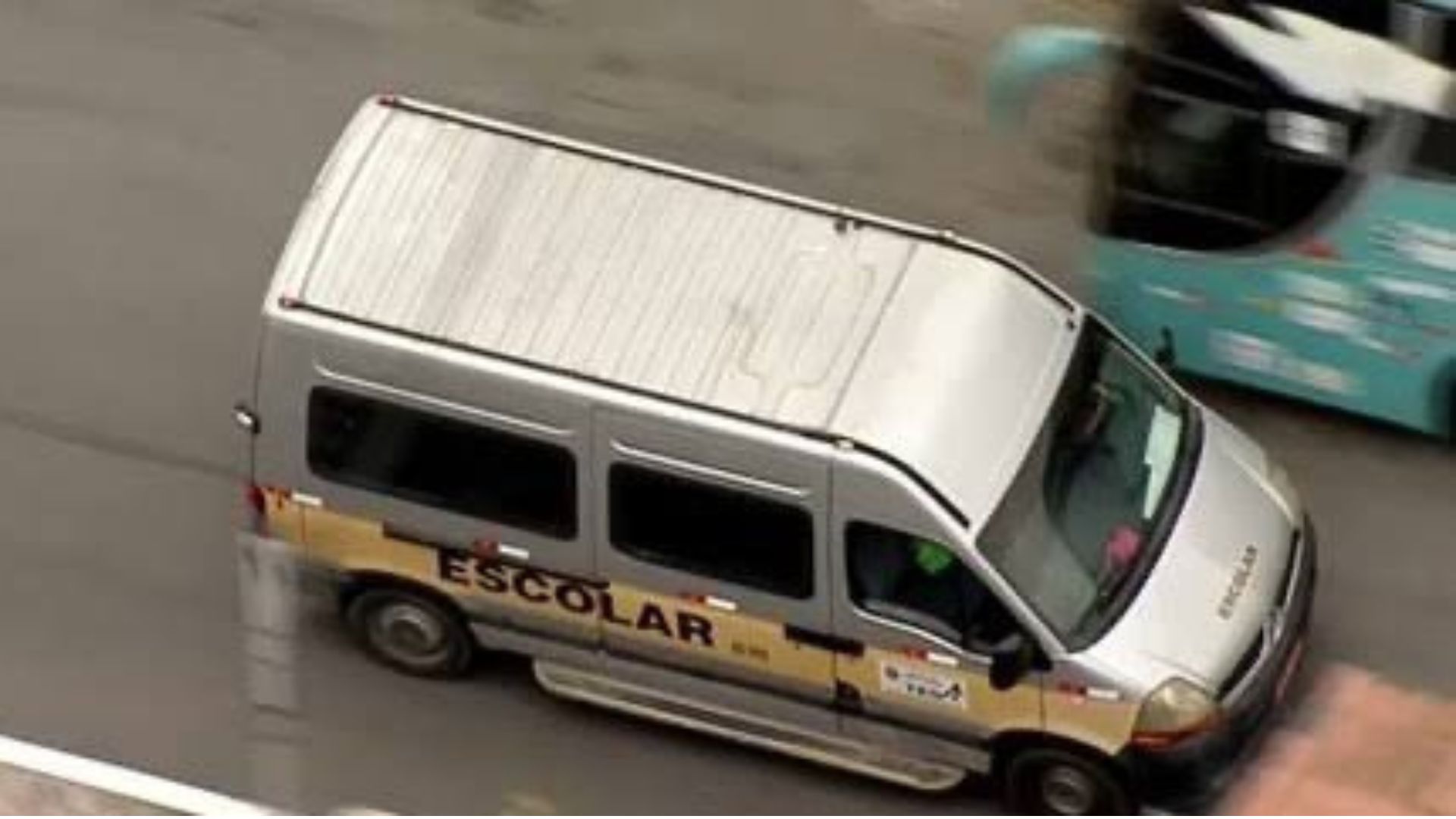 Van escolar nas ruas de São Paulo