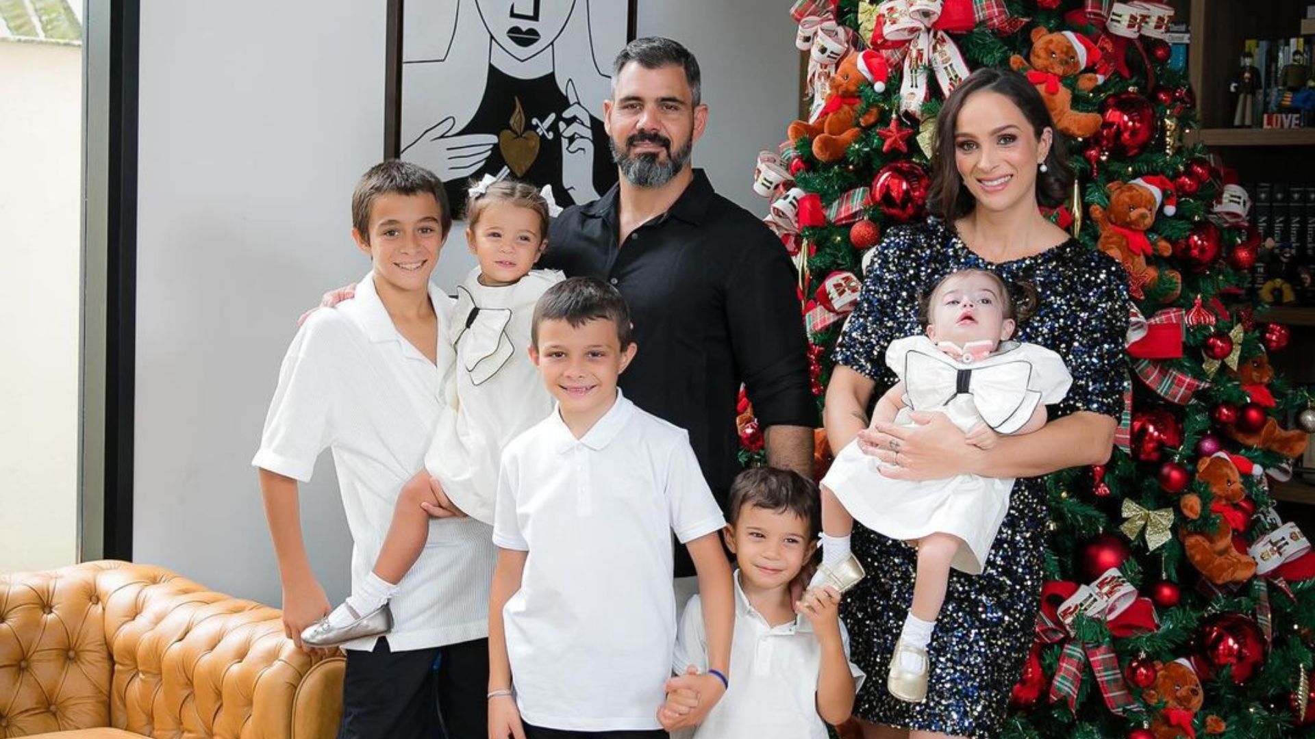 Família posando para foto 