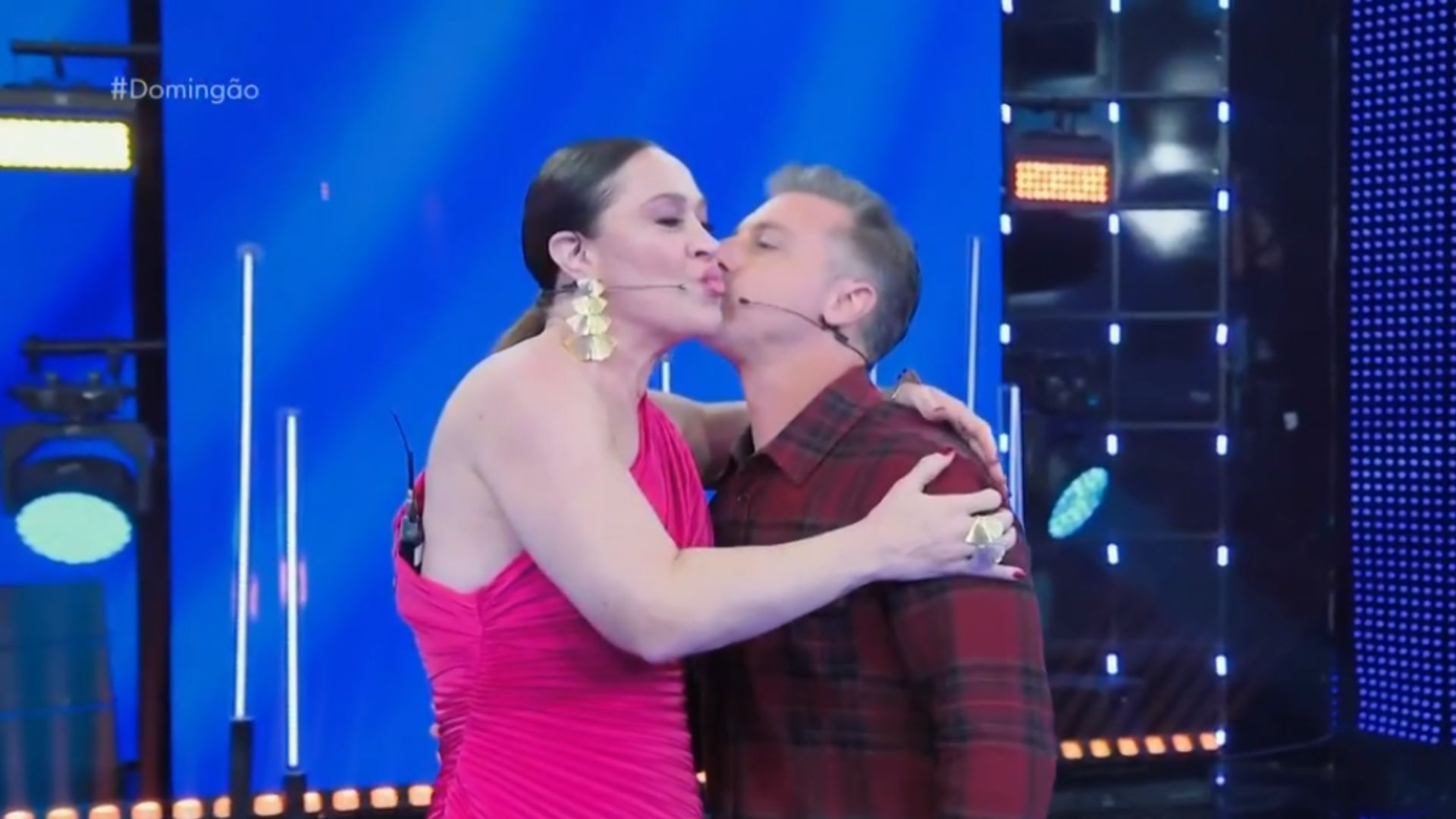 Claudia Raia e Luciano Huck no Domingão