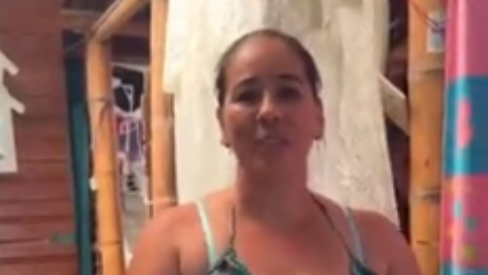 Mulher posando para foto