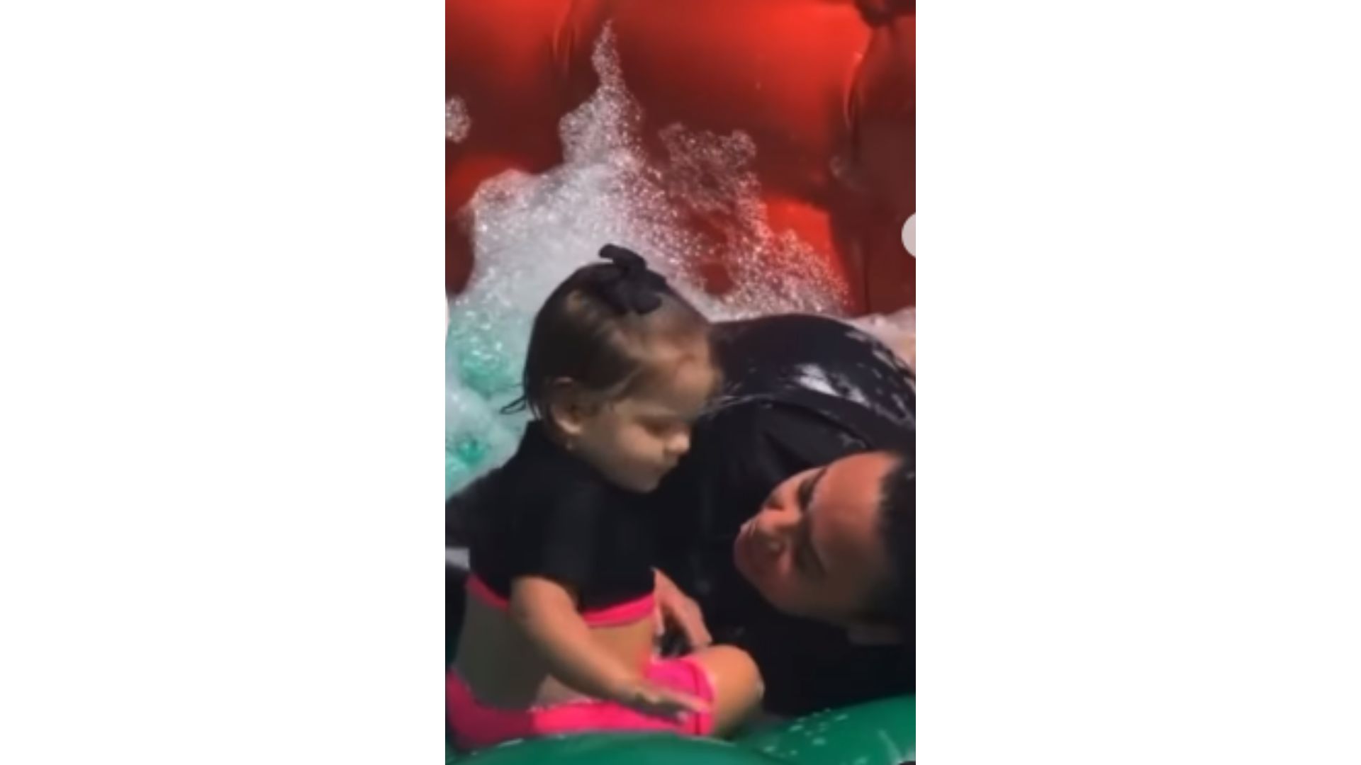 Maria Flor bateu na babá