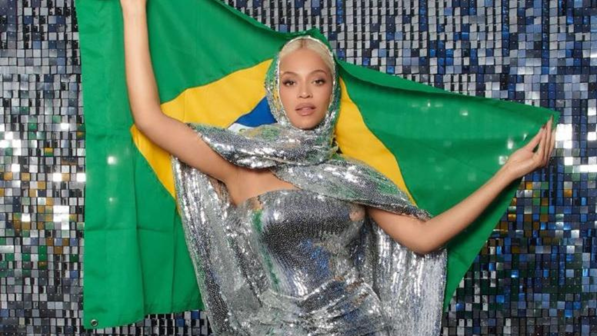 Beyoncé com a bandeira do Brasil
