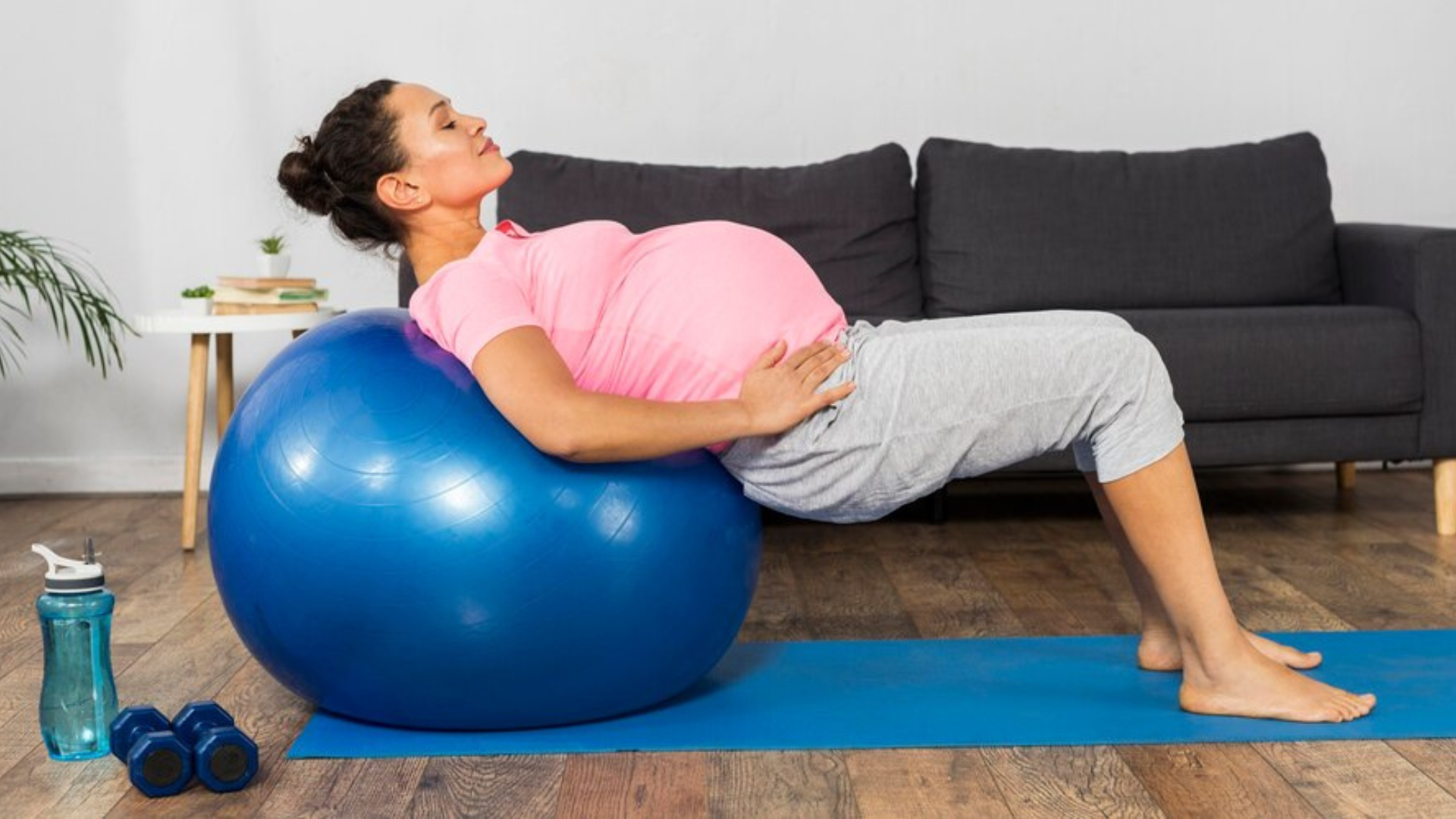 Mulher fazendo pilates