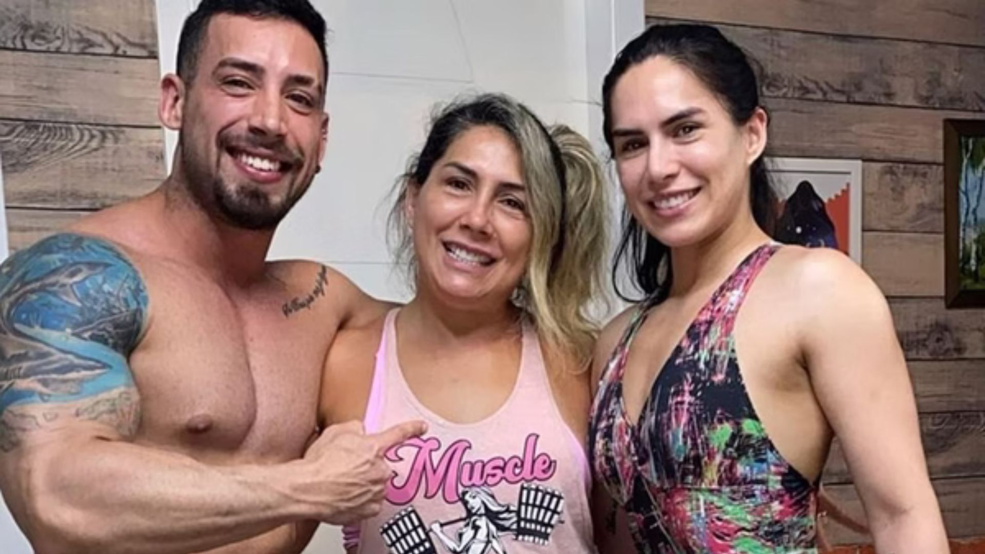 Família sorrindo junto