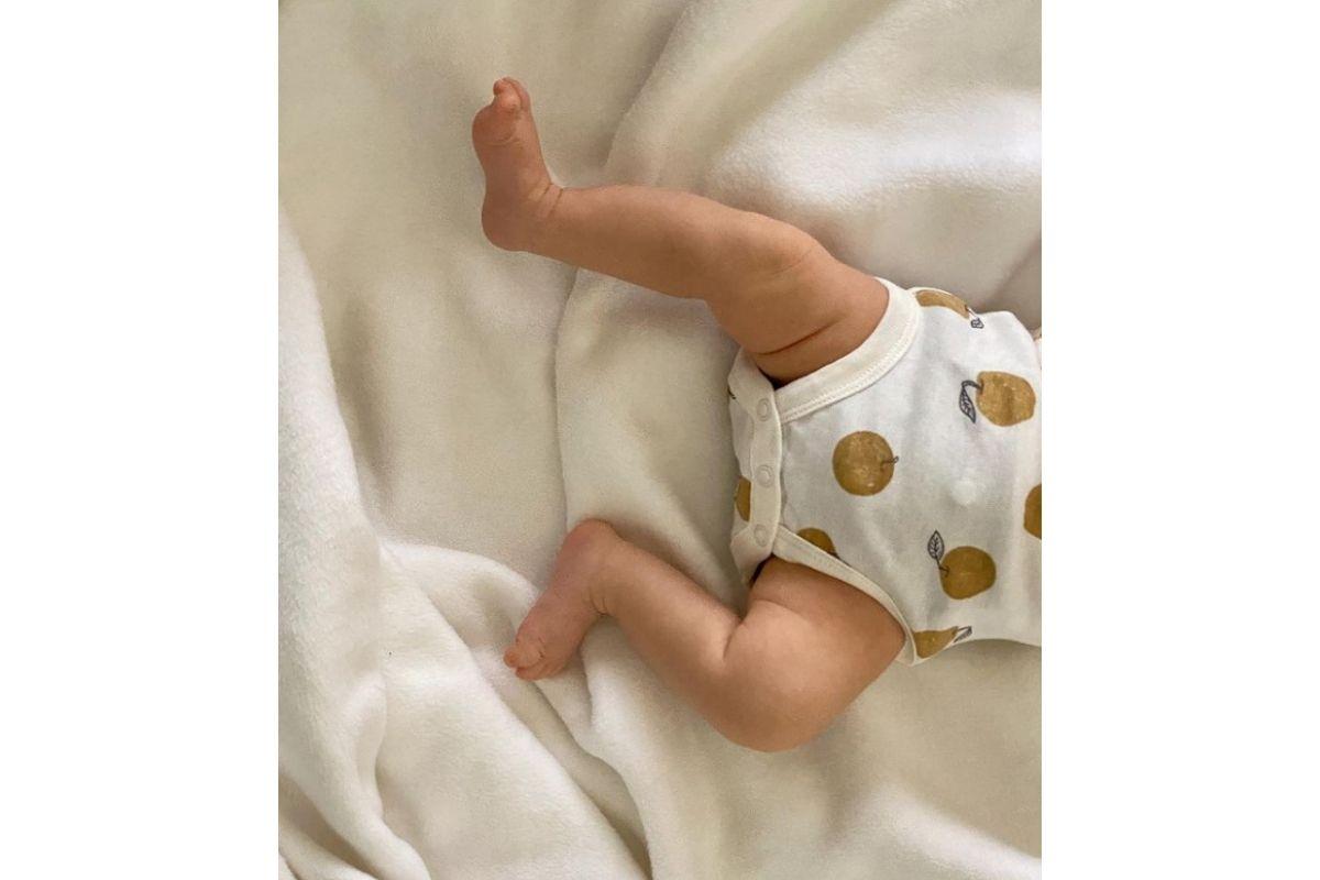 Monica Benini comemora dois meses de vida da filha
