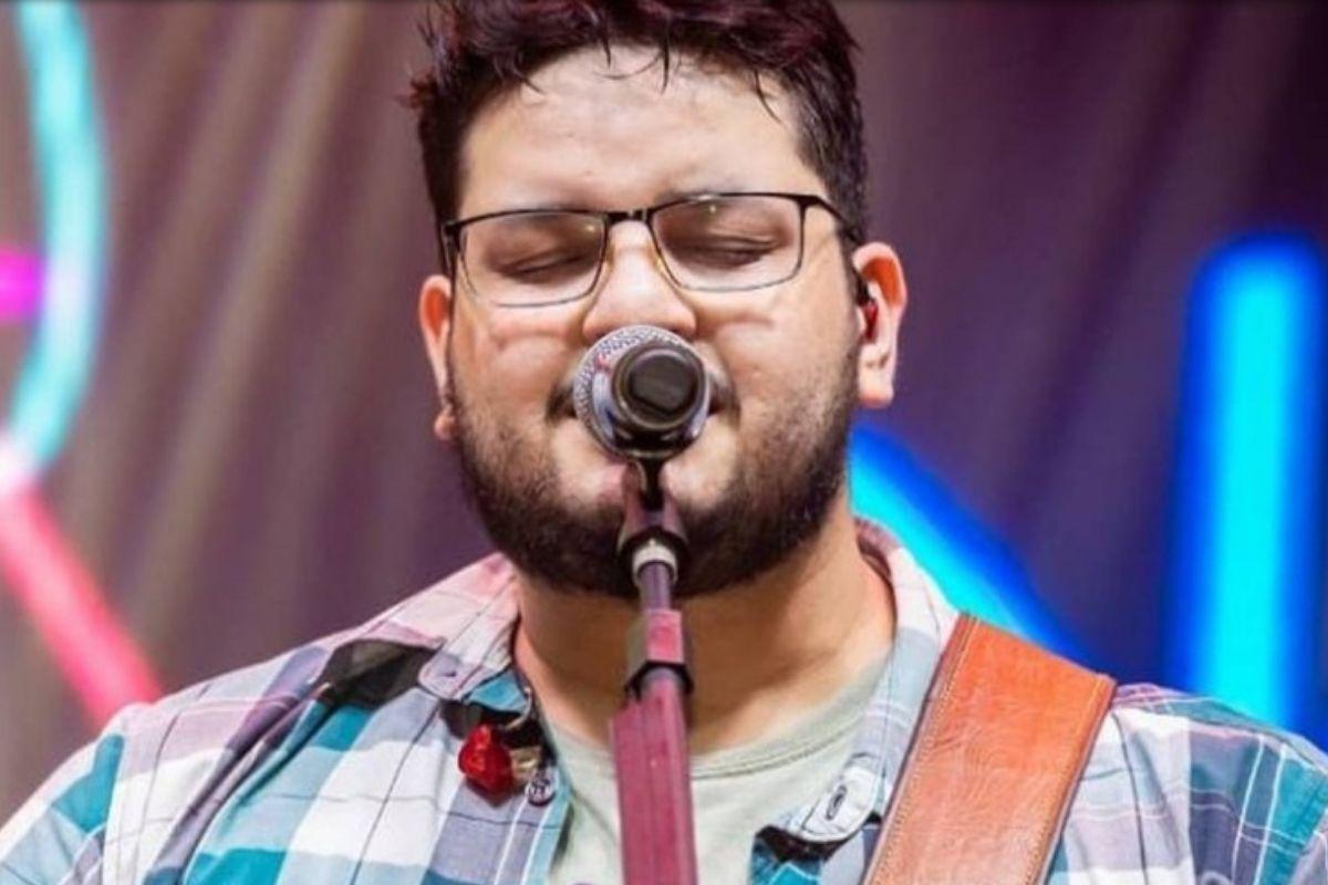 Cantor Maurílio morre aos 28 anos em hospital em Goiânia