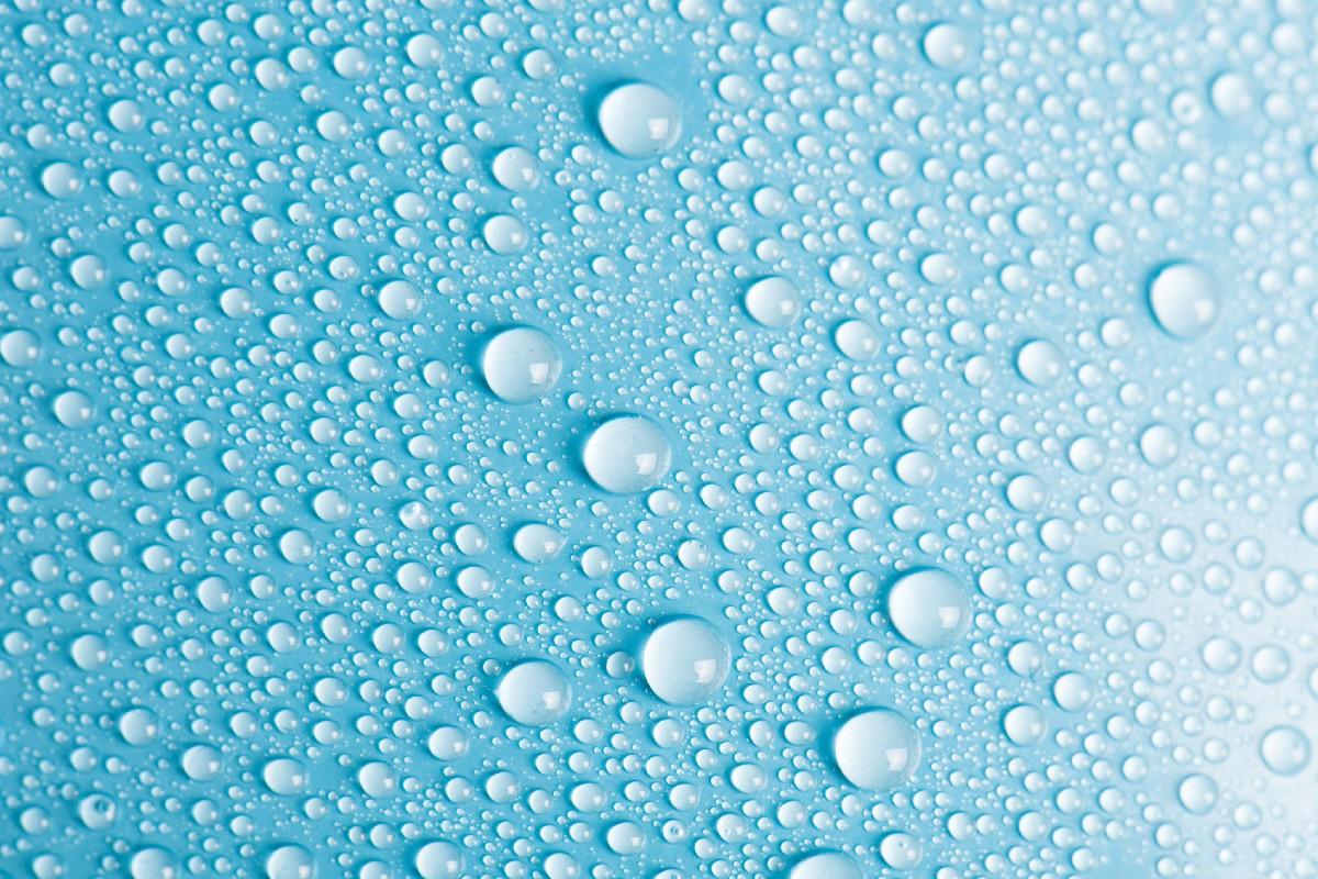 A produção de suor desencadeada pelo calor pode provocar crises de dermatite atópica