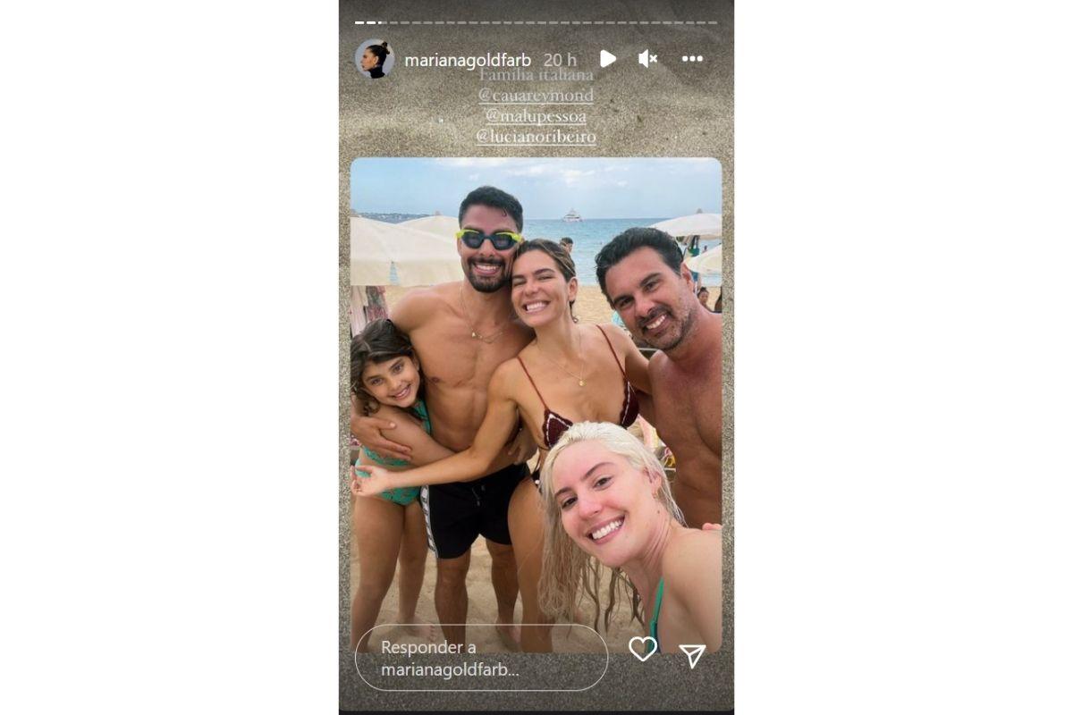 Sofia curte uma praia na Itália ao lado de Cauã Reymond e Mariana Goldfarb