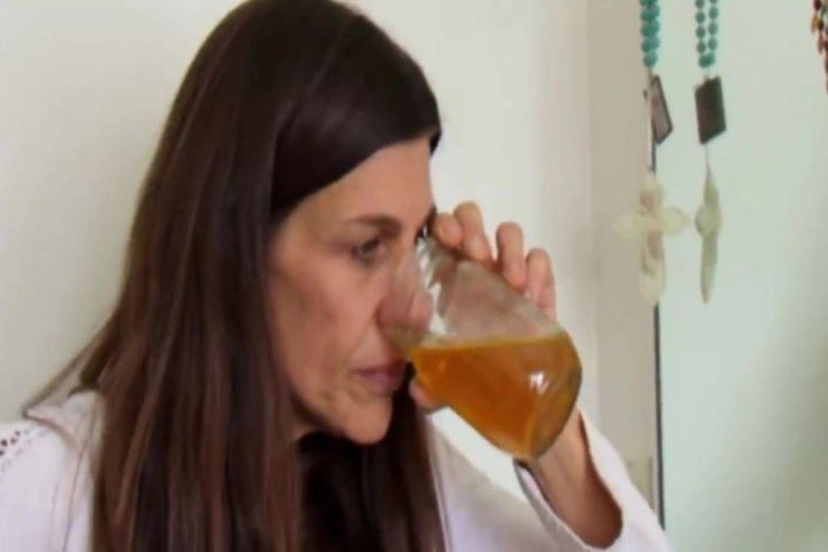 Segundo Carrie a urina ajuda na saúde e enfrentar o câncer