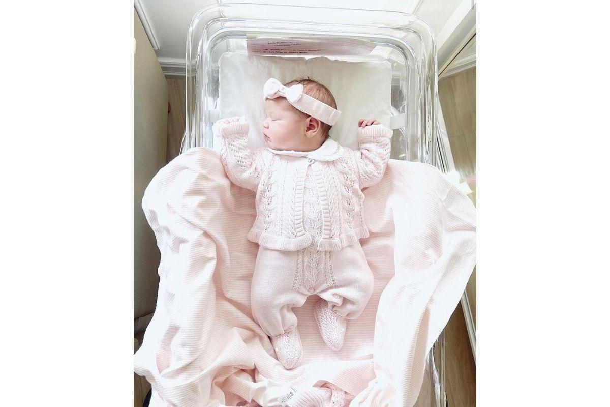 Nasceu Chiara, primeira filha de Edson Celulari com Karin Roepke
