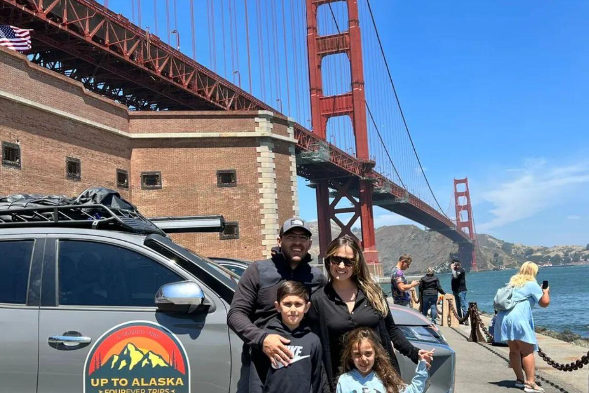 Família viaja em caminhonete