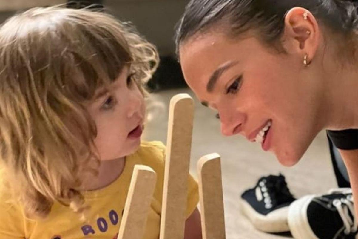 Tata Werneck compartilhou fotos de visita de Bruna Marquezine em sua casa (Foto: reprodução/Instagram/@tatawerneck)