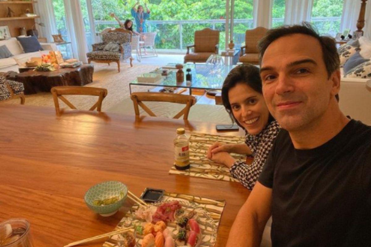 Tadeu Schmidt comemora aniversário da filha mais velha, Valentina, de 20 anos