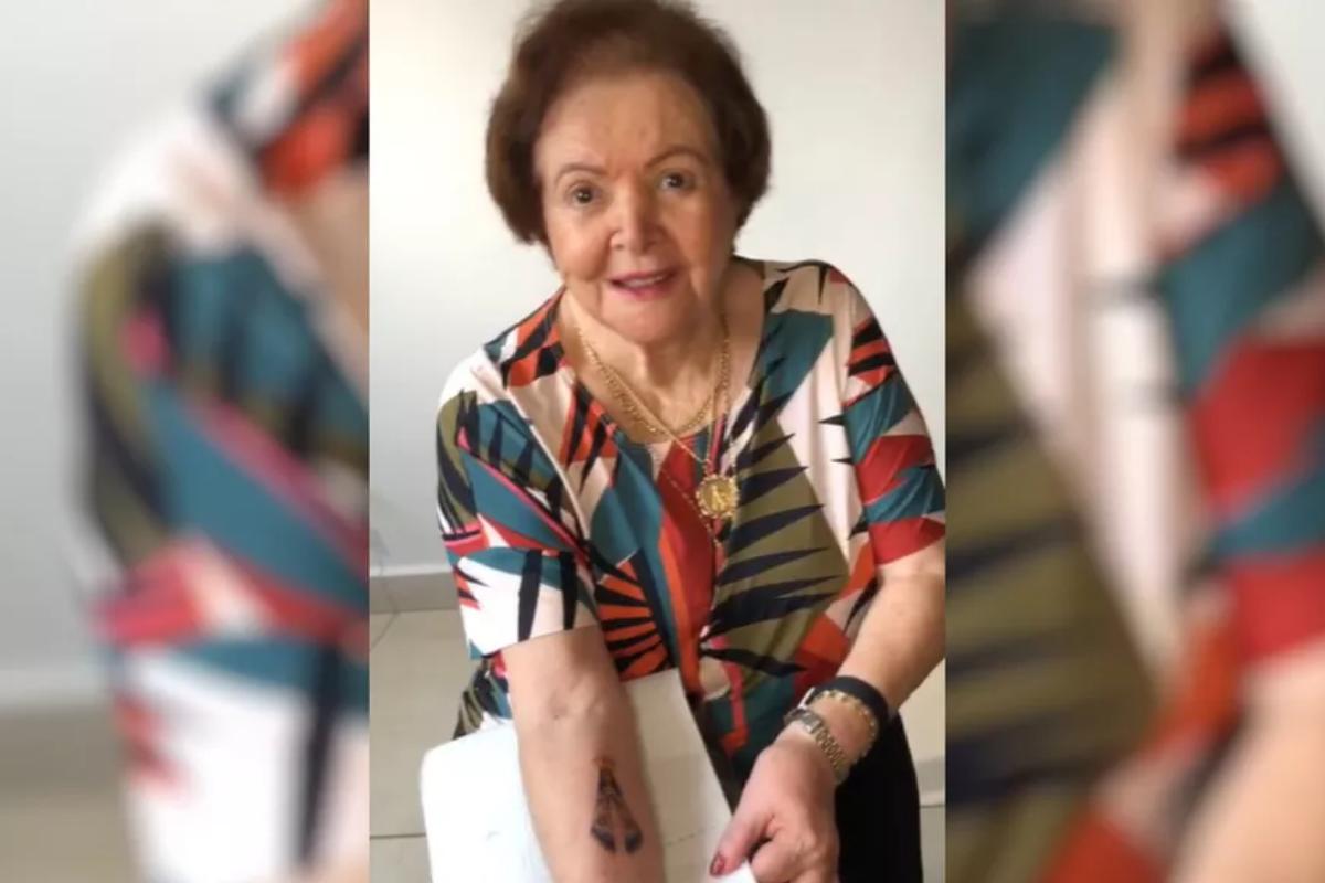 Idosa de 91 faz primeira tatuagem após neto passar no vestibular de medicina (Foto: Reprodução/Arquivo pessoal)