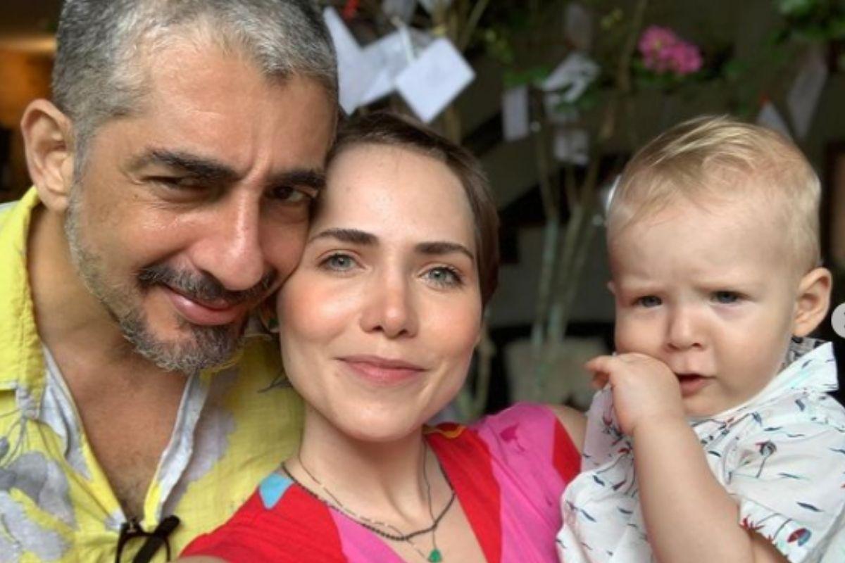 Os atores Leticia Colin e Michel Melamed com o filho Uri