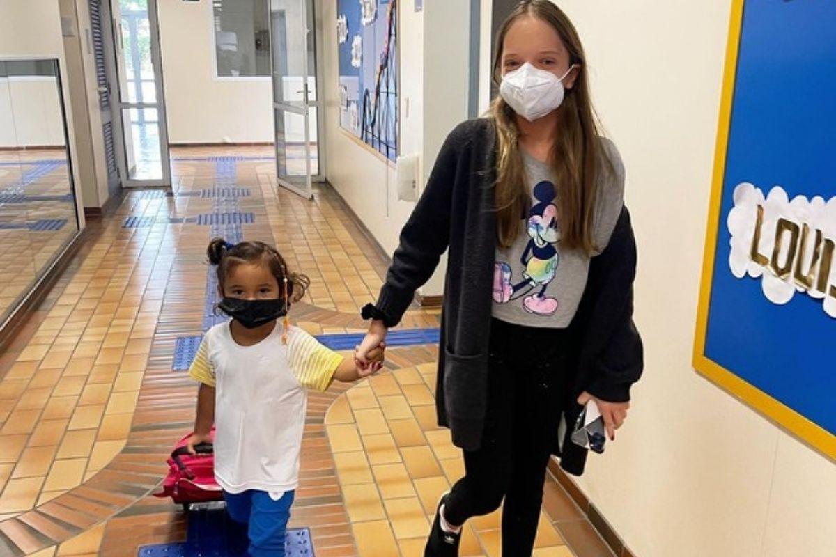 Rafa Justus levou a irmã mais nova para a escola