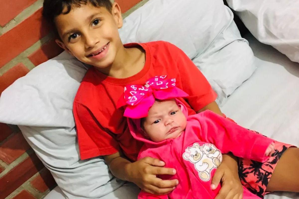 Sophia apareceu com cara de brava!