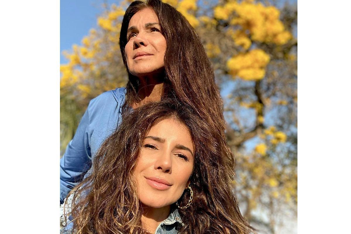 Paula Fernandes já havia homenageado a mãe algumas vezes