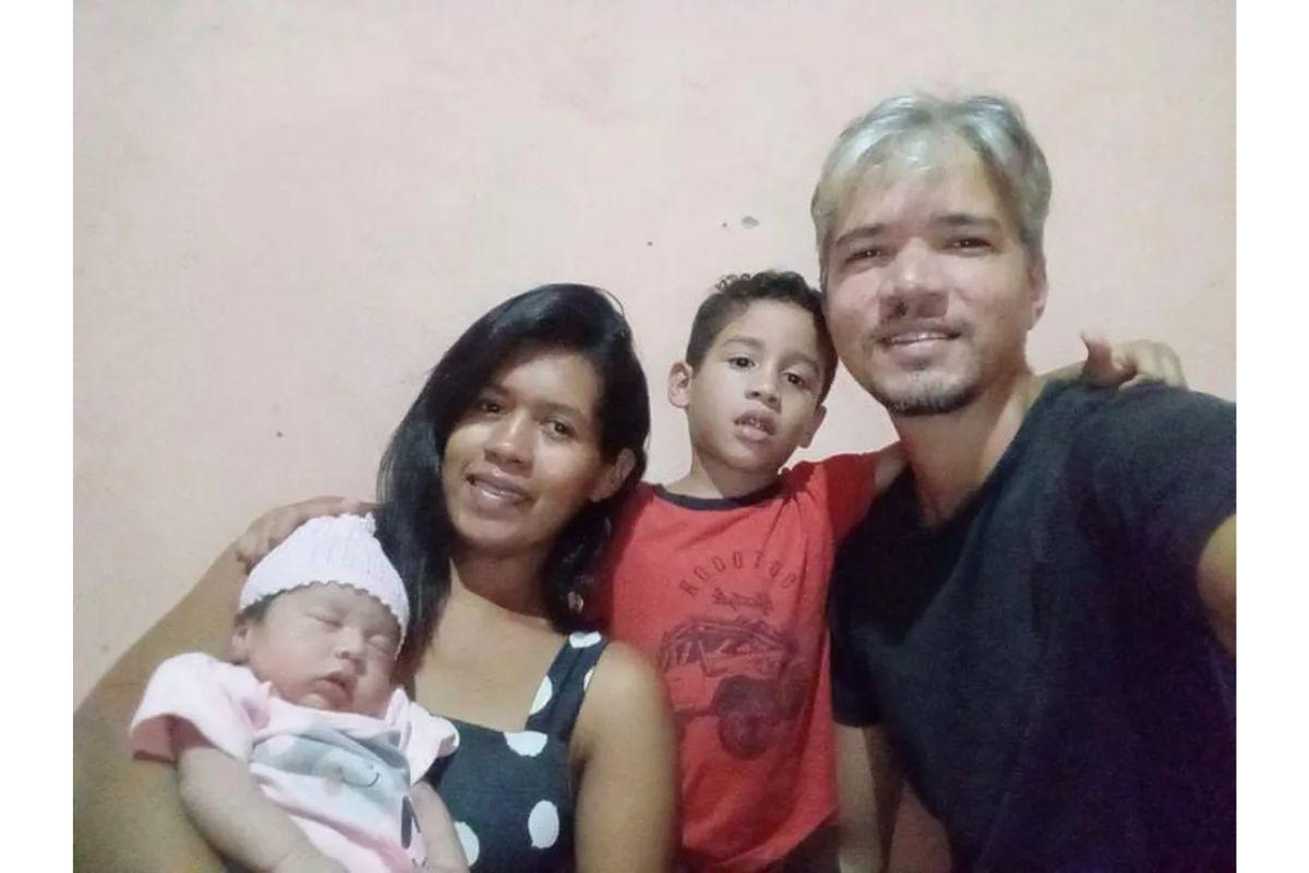 A mãe e a bebê passam bem