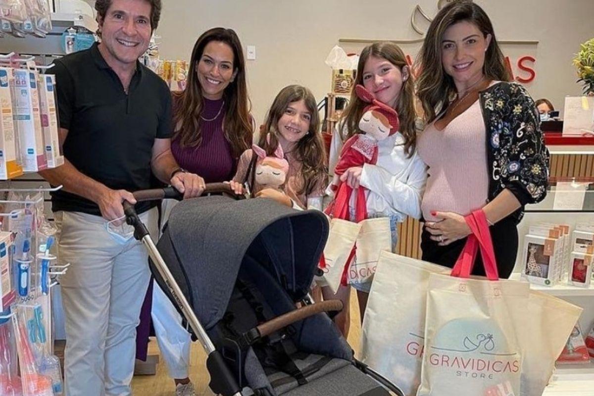 Daniel, Aline e as filhas do casal