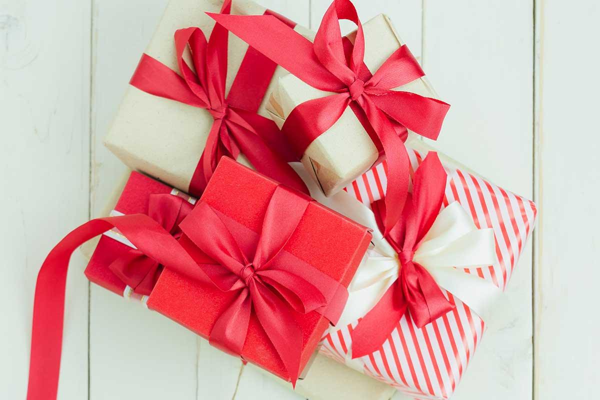 Embrulhar presente pro Natal parece divertido, as vezes