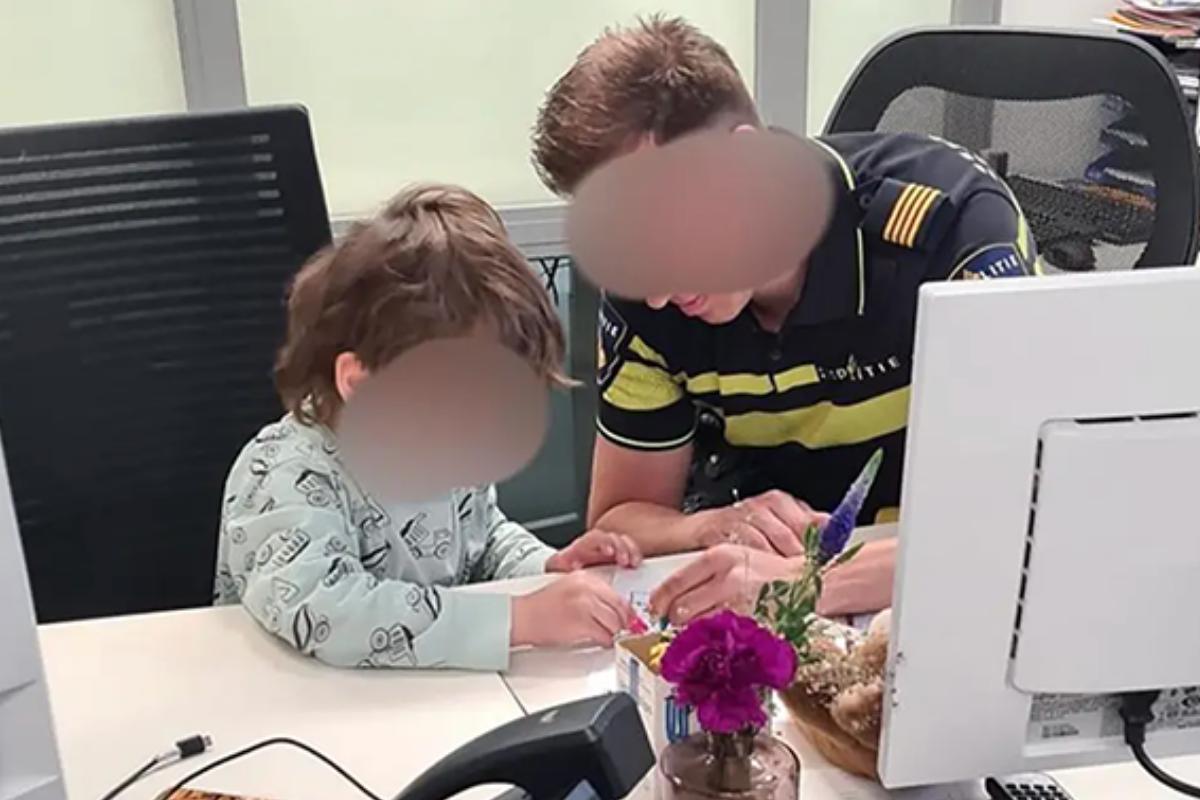 Criança de 4 anos dirige sozinho