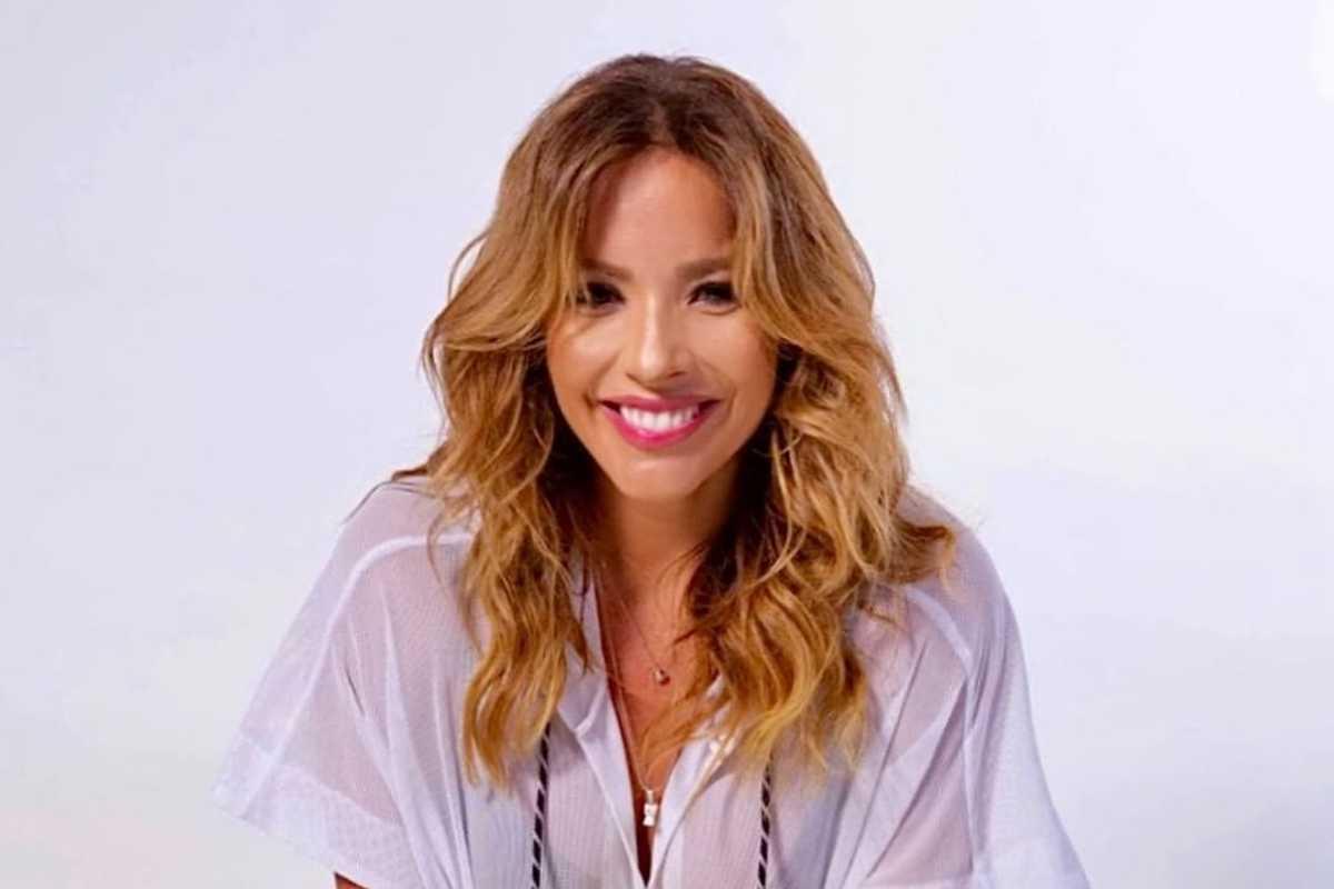 Renata Dominguez está grávida aos 42 anos do primeiro filho