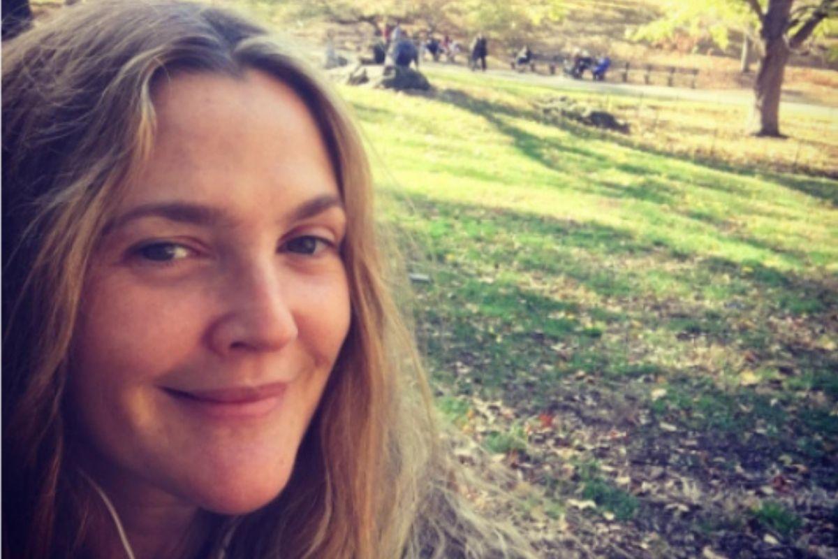 Drew Barrymore selfie