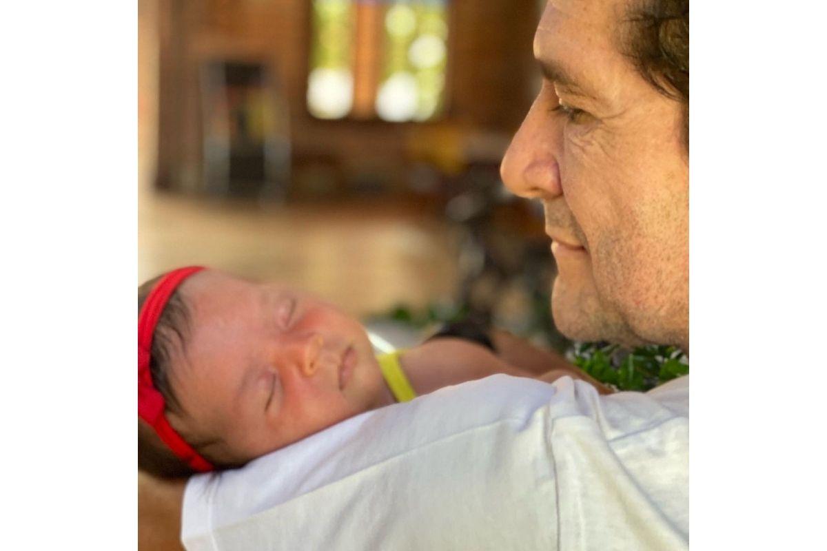 Daniel celebra o primeiro mês de vida da filha caçula