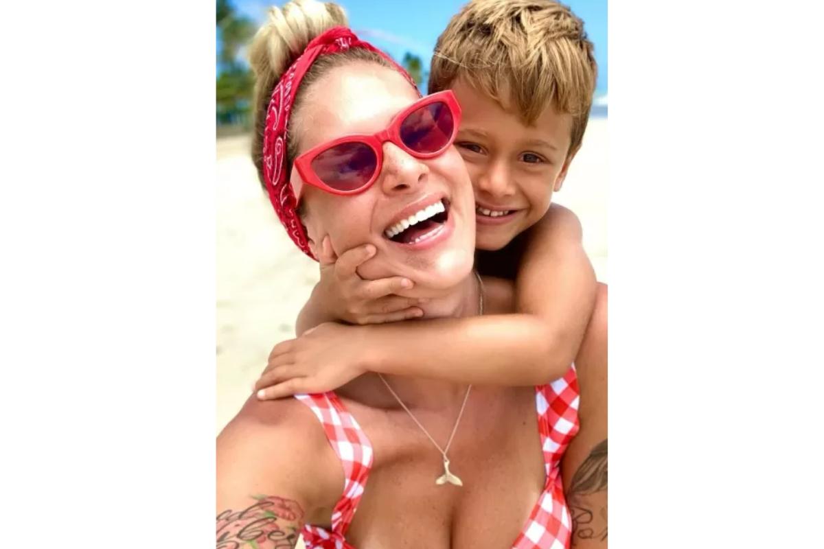Rachel diz que Romeu tem a rotina de uma criança normal, e apenas armazena informação com um adulto