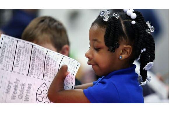 Anaya tem 9 anos e já ganhou dois concursos (Foto: Reprodução/ Hypeness)