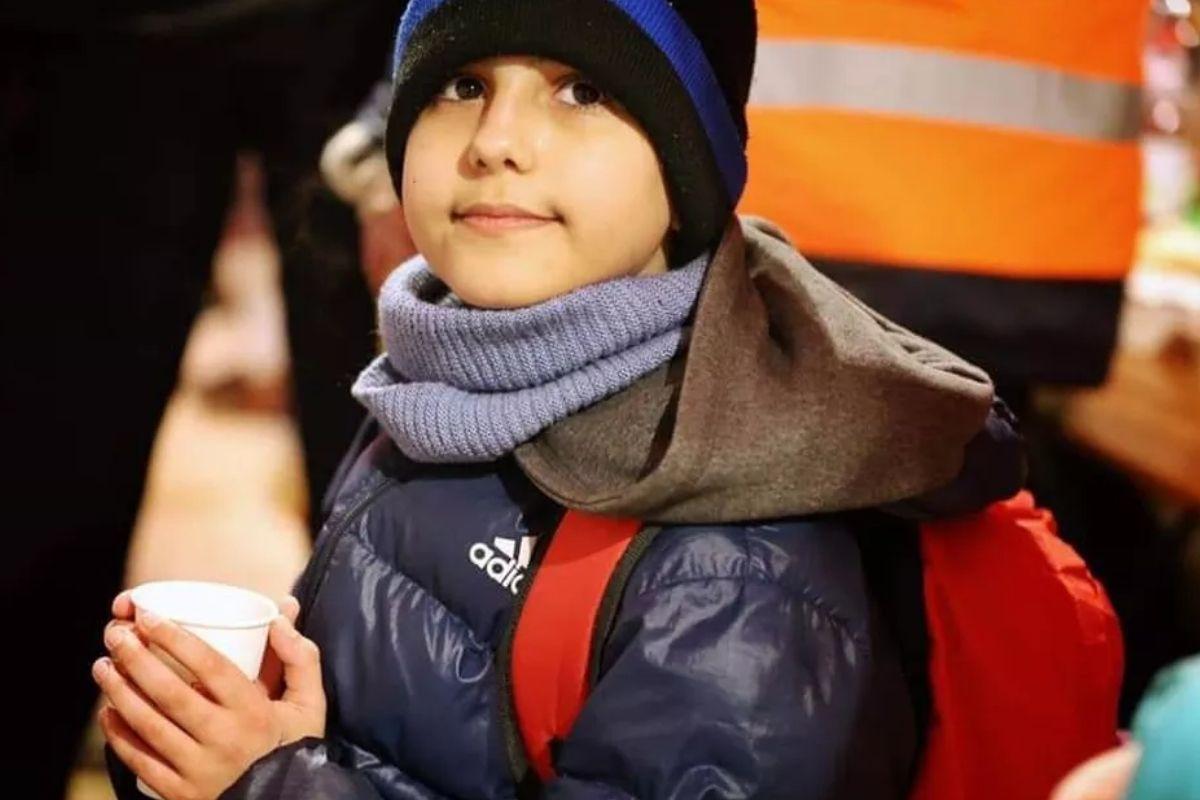 Hassan tem 11 anos e atravessou a fronteira da Ucrânia sozinho